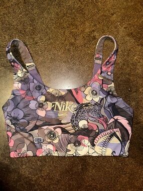 Nike Floral Print Sports Bra in Purple, Pink, Cream